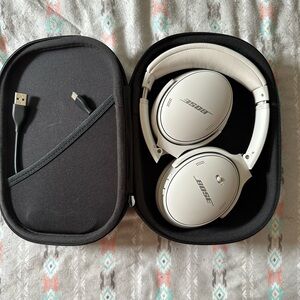 Bose Over Ear Quiet Comfort Noise Cancelling Bluetooth Headphones White …